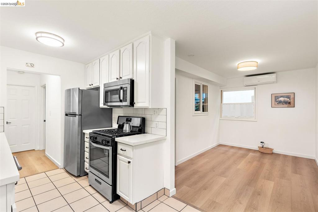 2922 Hillegass Ave B Property Photo 12