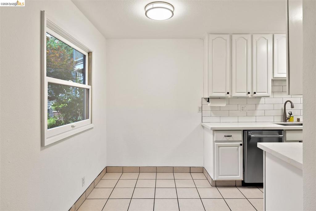 2922 Hillegass Ave B Property Photo 14