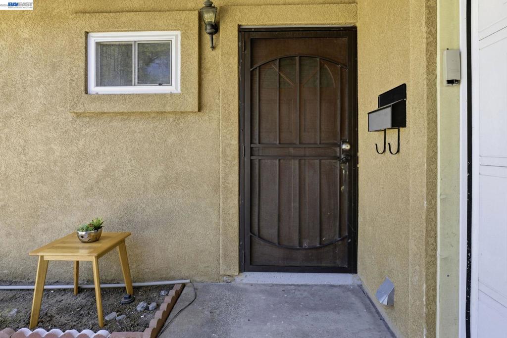 40071 Leslie St Property Photo 16