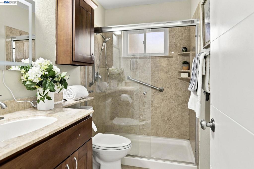 40071 Leslie St Property Photo 45