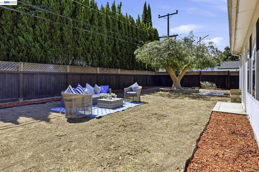 40071 Leslie St Property Photo 57