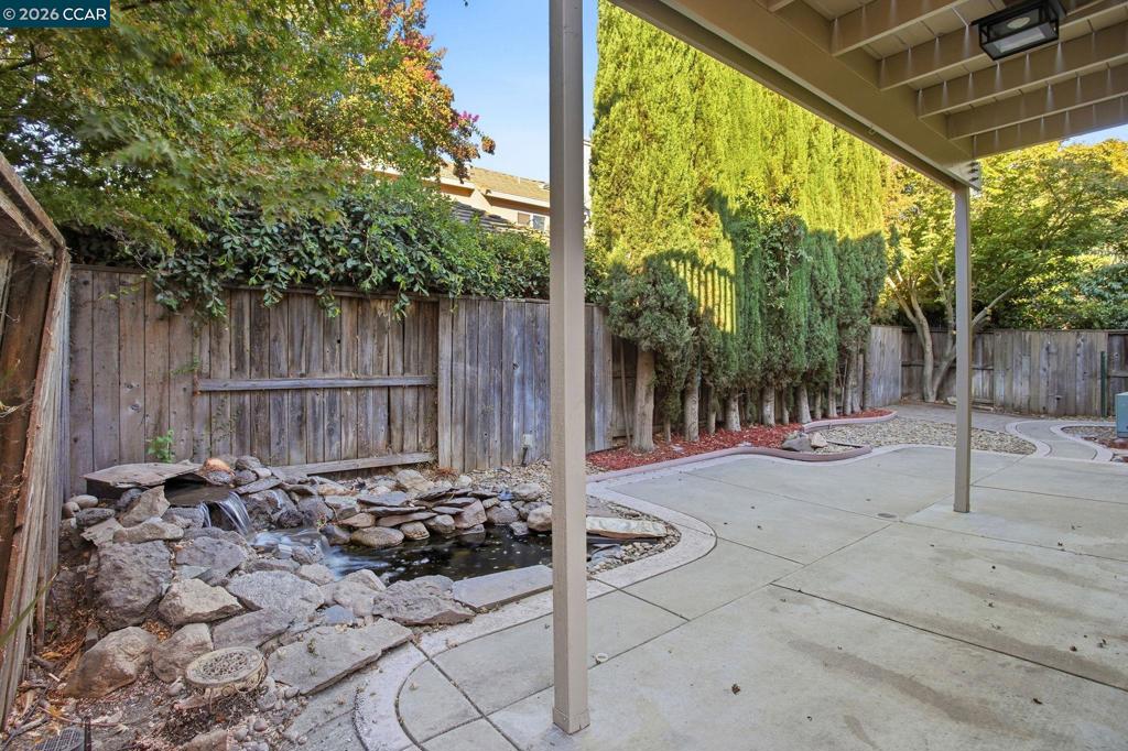 5683 Vintage Cir Property Photo 6