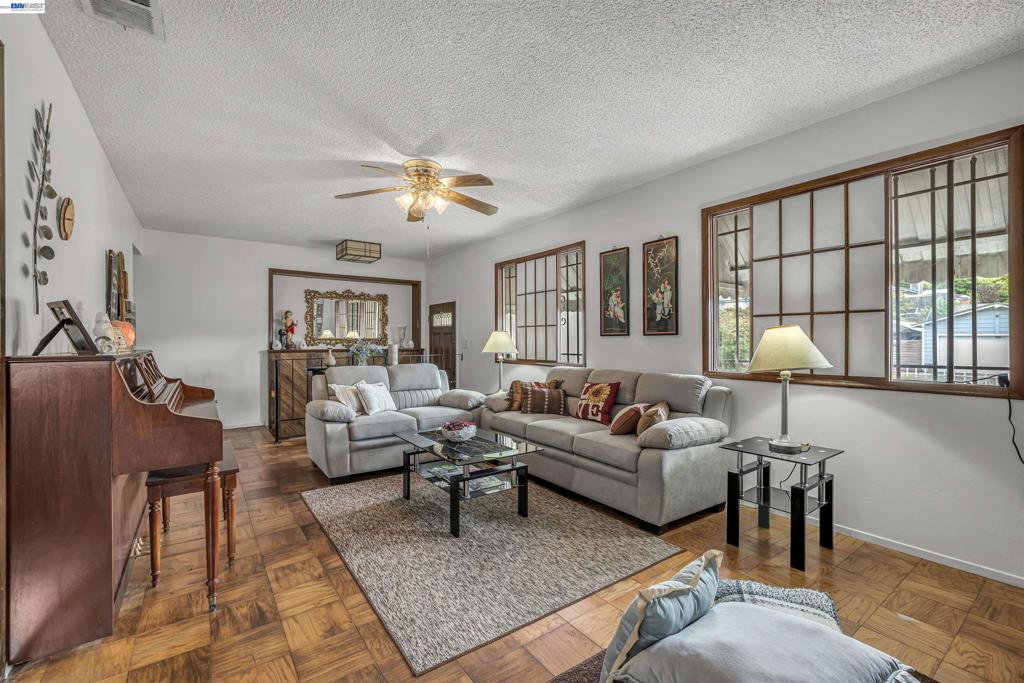 713 Falcon Drive Property Photo 6