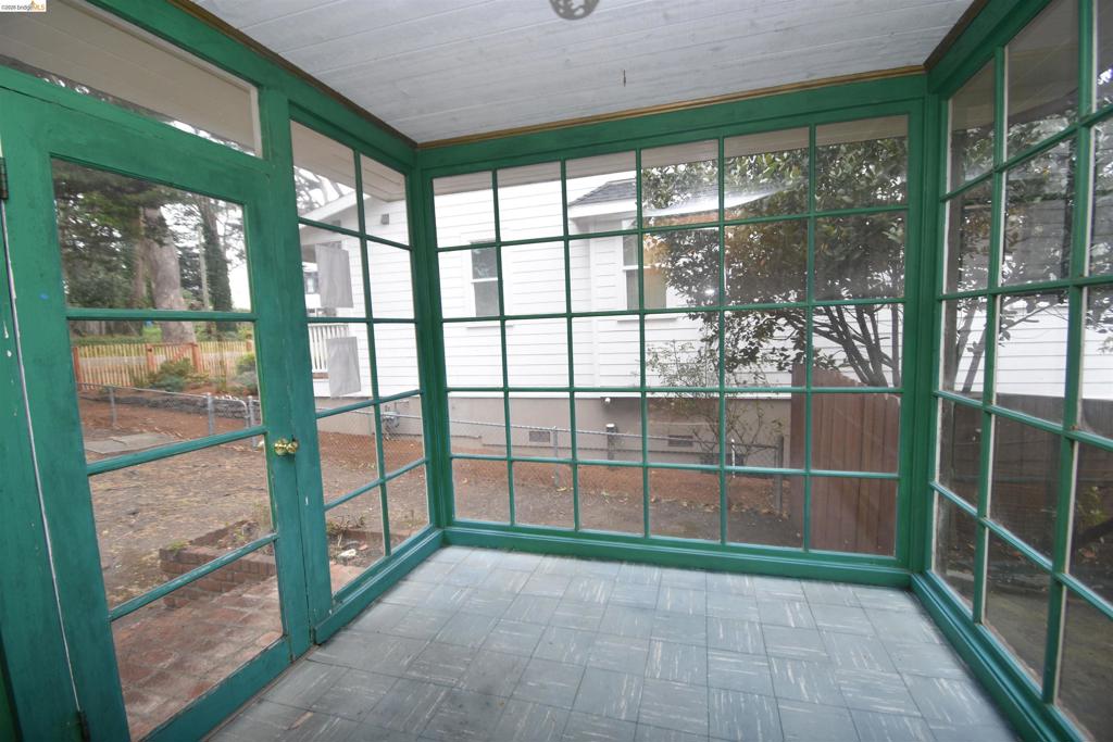 511 6th St Property Photo 10
