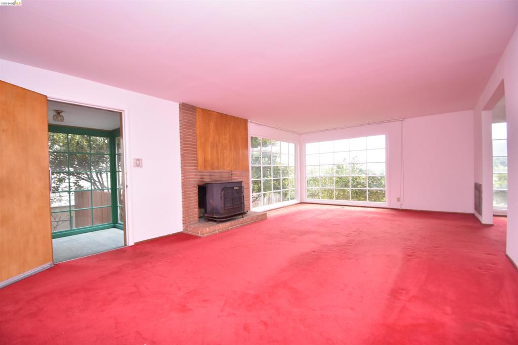 511 6th St Property Photo 12