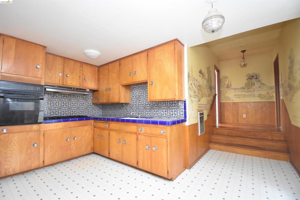 511 6th St Property Photo 16