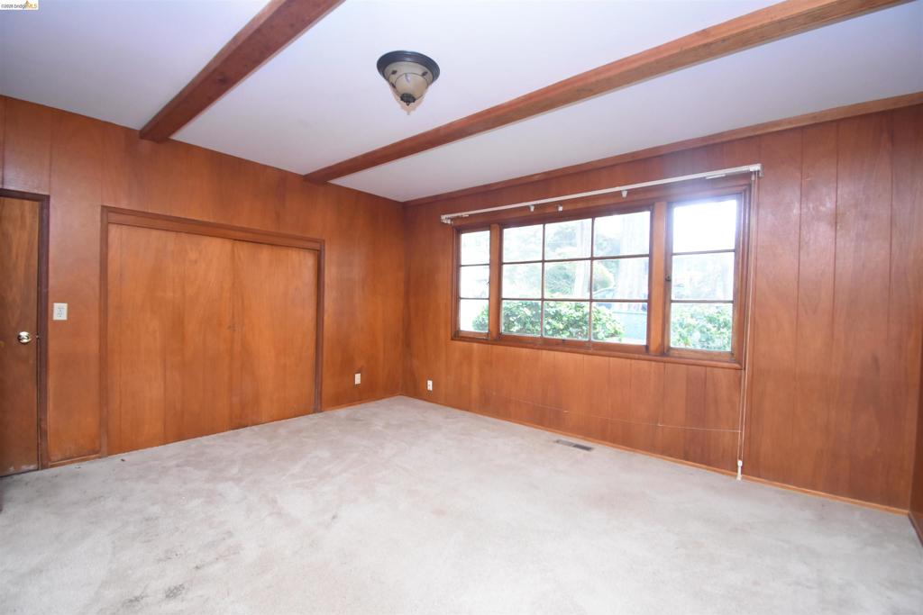 511 6th St Property Photo 28