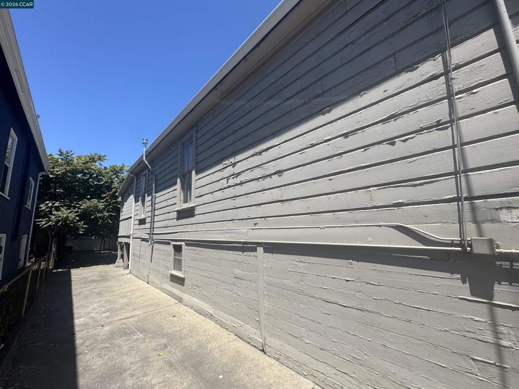 3513 Adeline St Property Photo 5