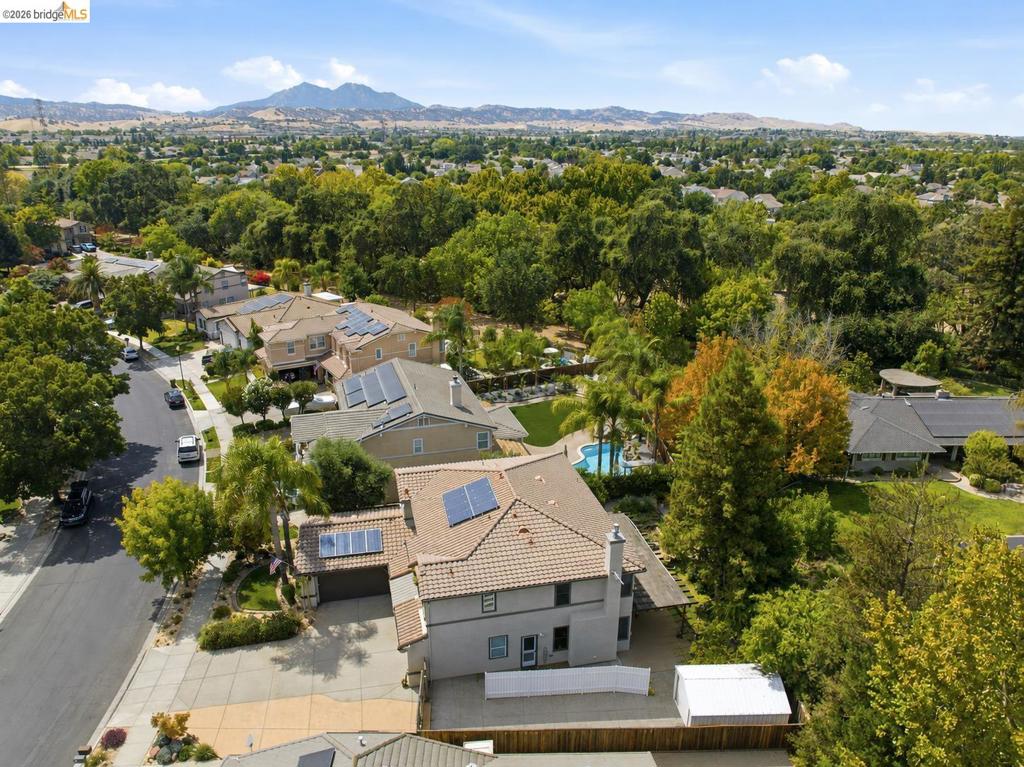 325 San Marino Ln Property Photo 2