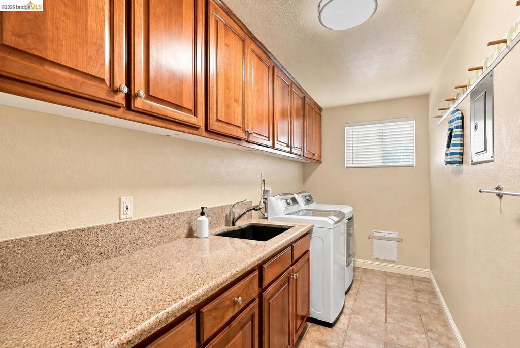 325 San Marino Ln Property Photo 21