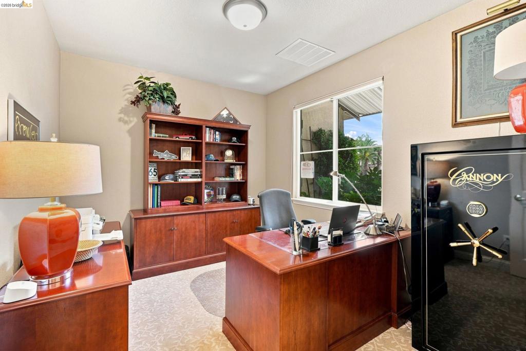 325 San Marino Ln Property Photo 22