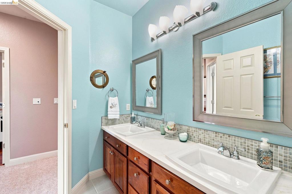 325 San Marino Ln Property Photo 38
