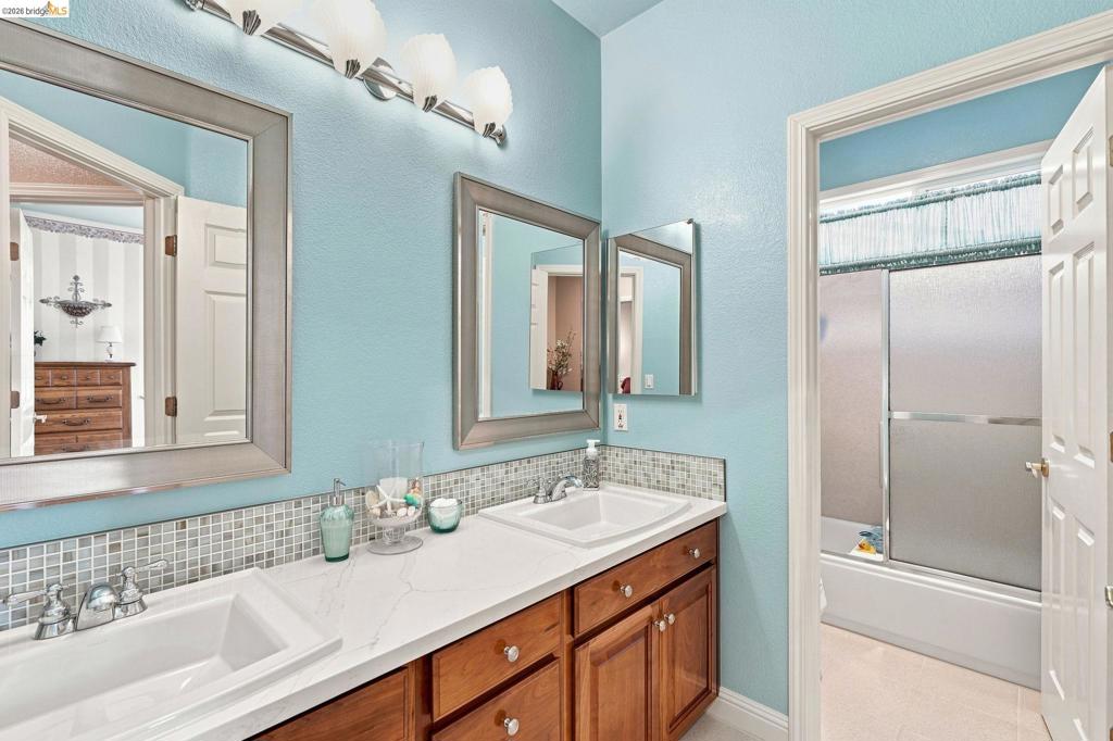 325 San Marino Ln Property Photo 39