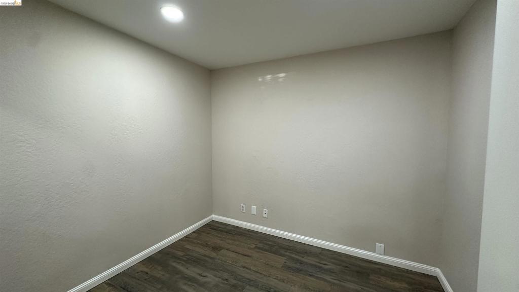 2901 Lone Tree Way Property Photo 9