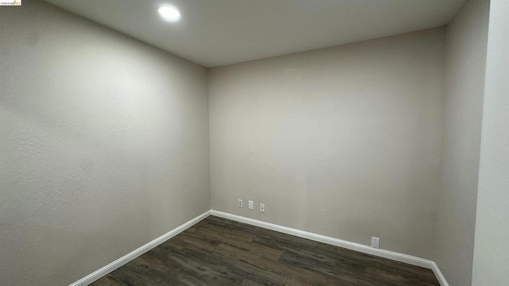 2901 Lone Tree Way Property Photo 10