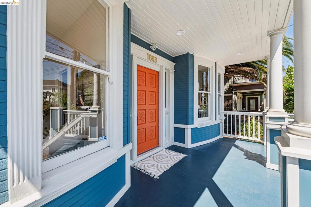 1883 Harmon St Property Photo 8