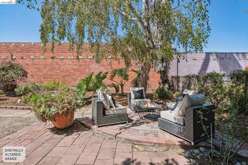 1883 Harmon St Property Photo 61
