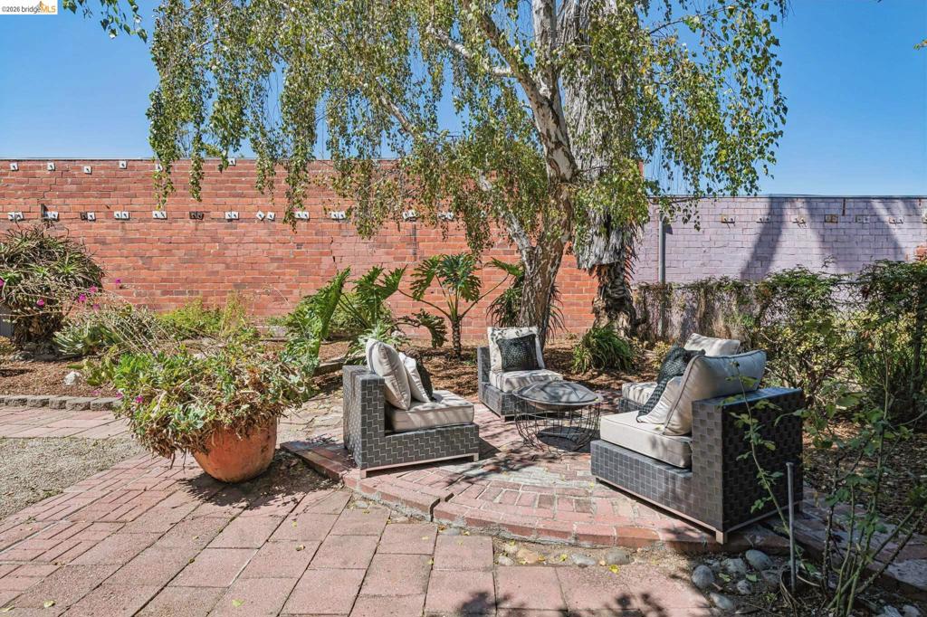 1883 Harmon St Property Photo 62