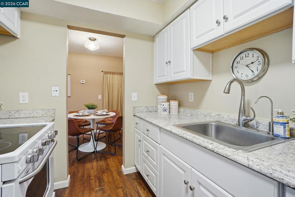 1045 Mohr Ln B Property Photo 11