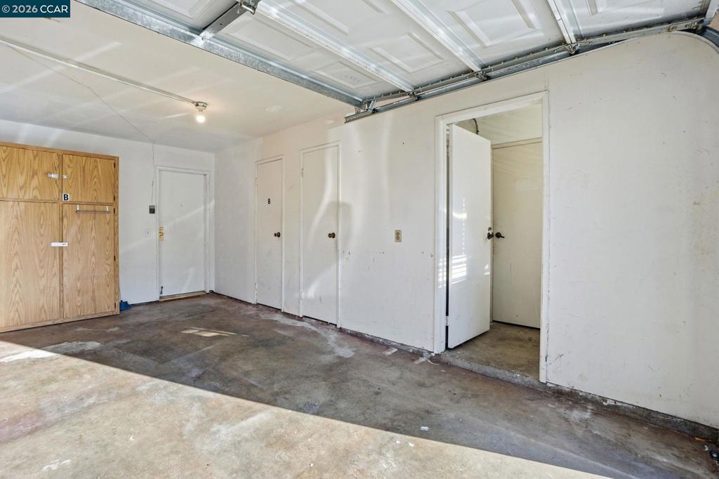 1045 Mohr Ln B Property Photo 24