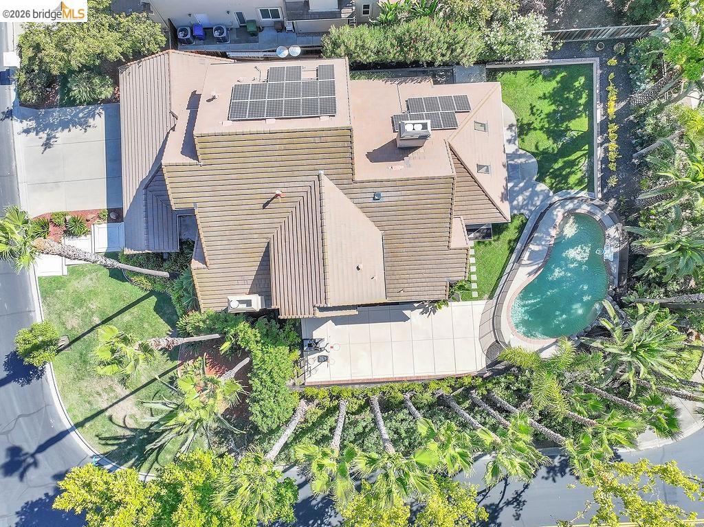 565 Mcintosh Ter Property Photo 2