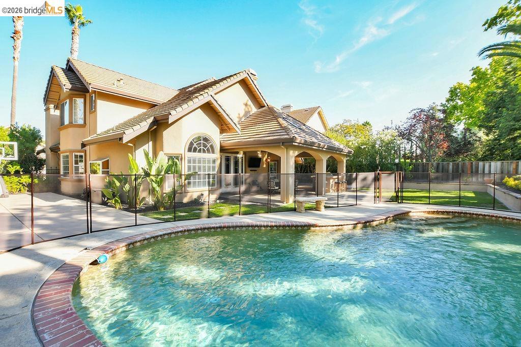 565 Mcintosh Ter Property Photo 25