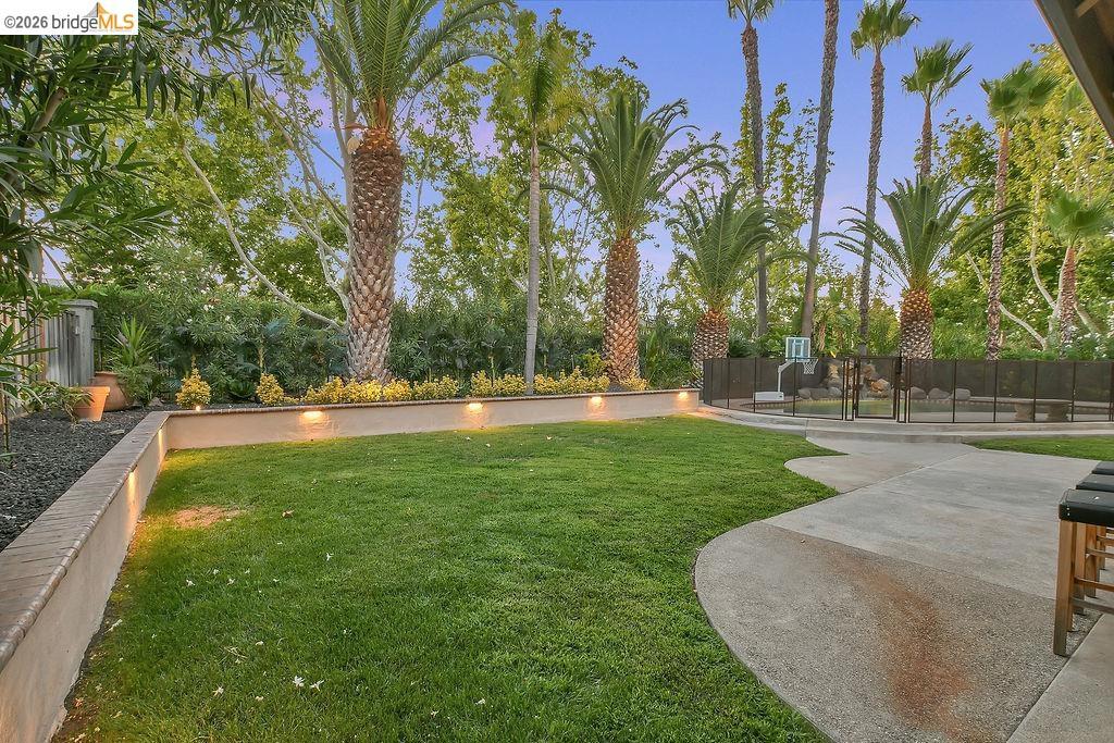565 Mcintosh Ter Property Photo 27