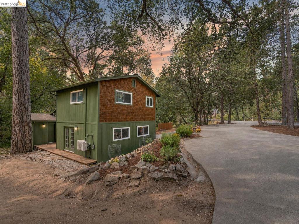 21551 Phoenix Lake Rd Property Photo 4