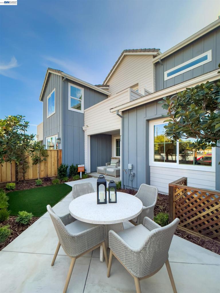 187 Gali Way 2502 Property Photo 2