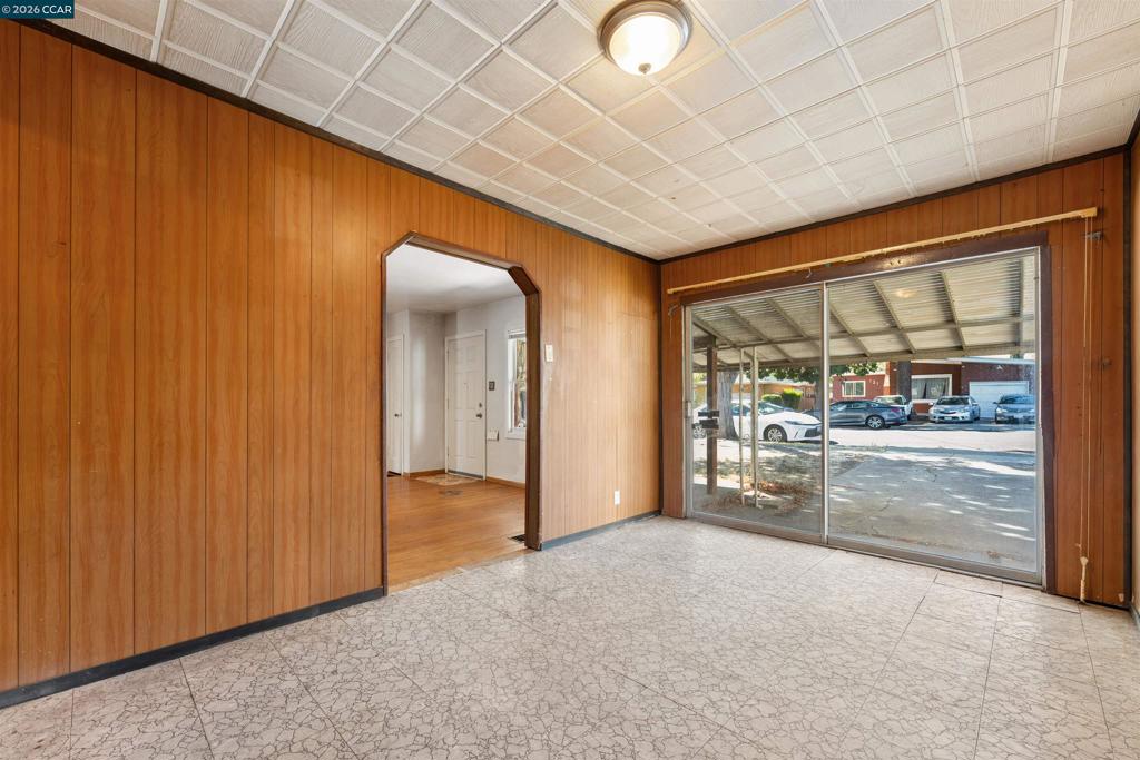 128 Marks Blvd Property Photo 16