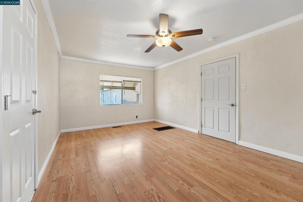 128 Marks Blvd Property Photo 22