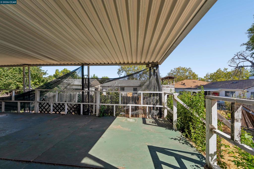 128 Marks Blvd Property Photo 32