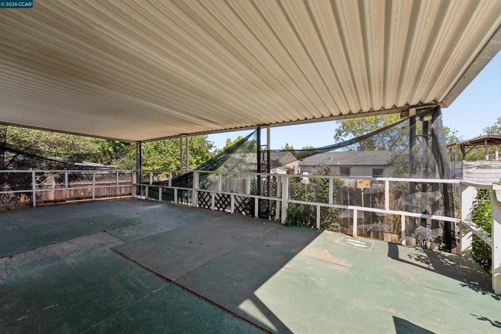 128 Marks Blvd Property Photo 33