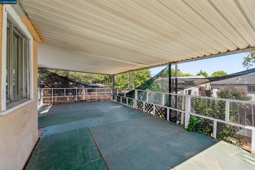 128 Marks Blvd Property Photo 34