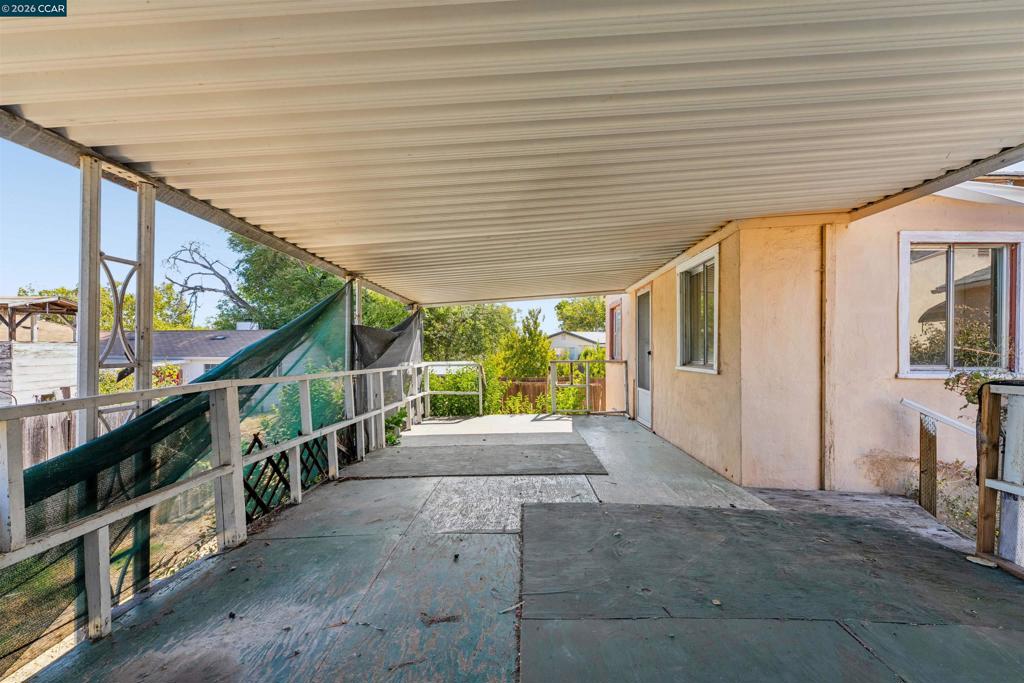128 Marks Blvd Property Photo 39