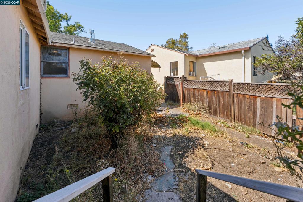 128 Marks Blvd Property Photo 40