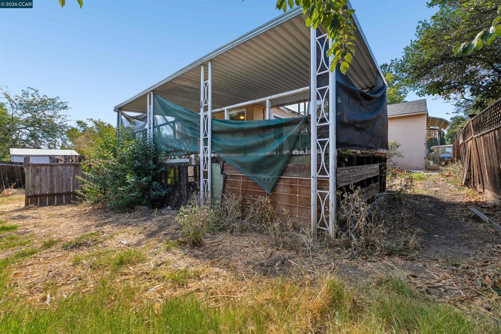 128 Marks Blvd Property Photo 41
