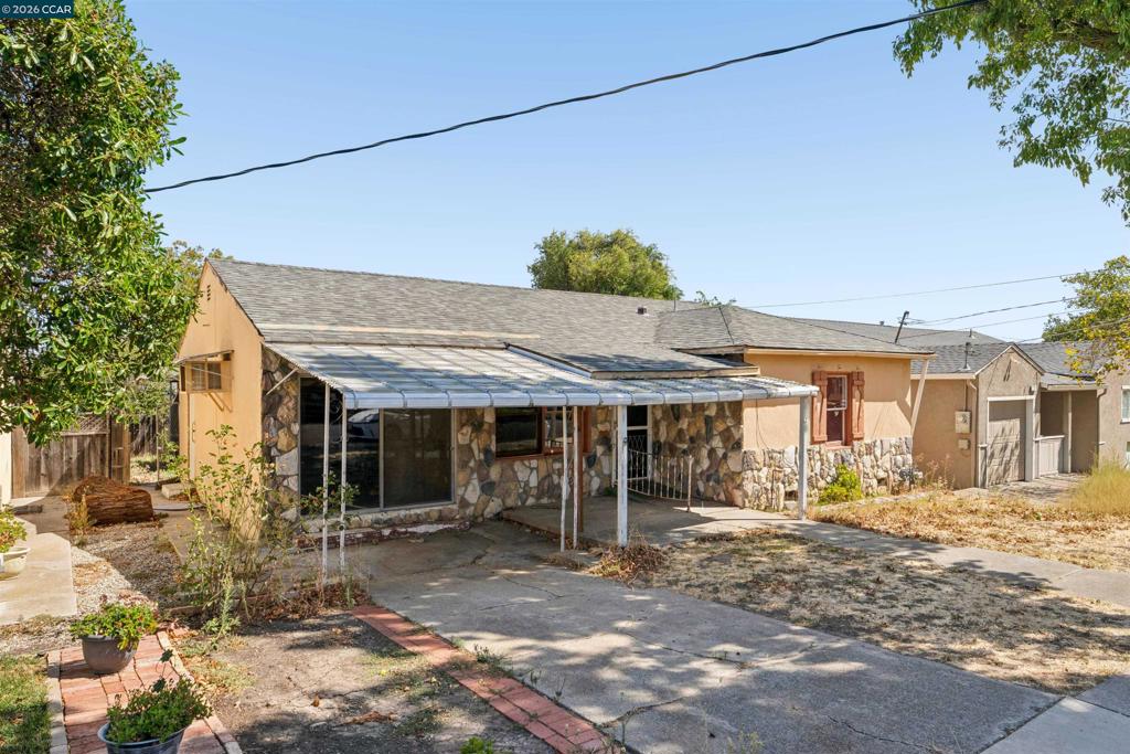 128 Marks Blvd Property Photo 43