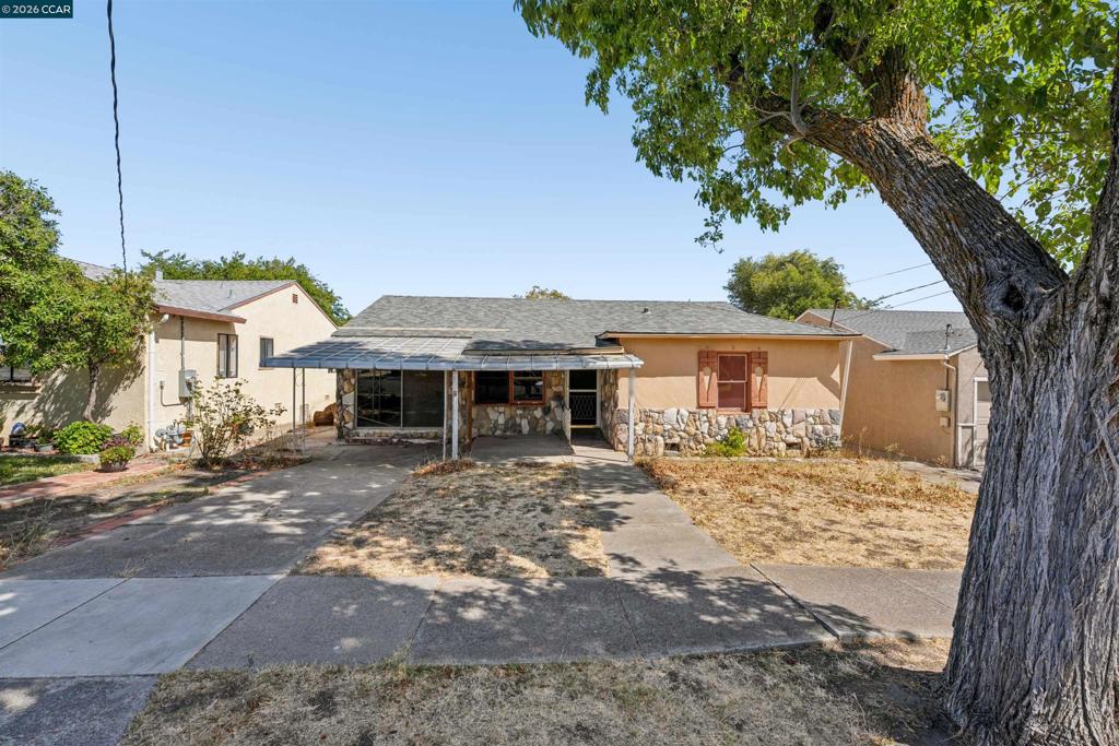 128 Marks Blvd Property Photo 44