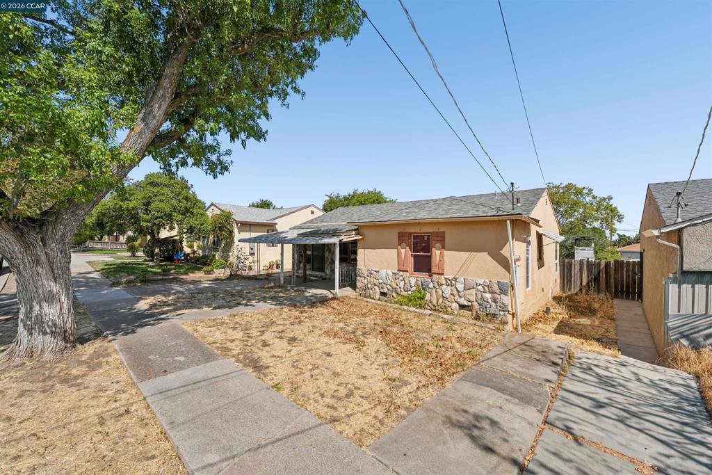 128 Marks Blvd Property Photo 46