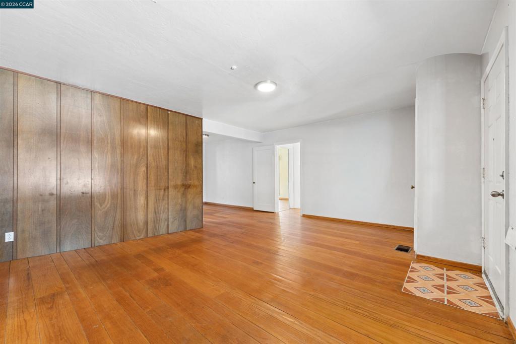 128 Marks Blvd Property Photo 48