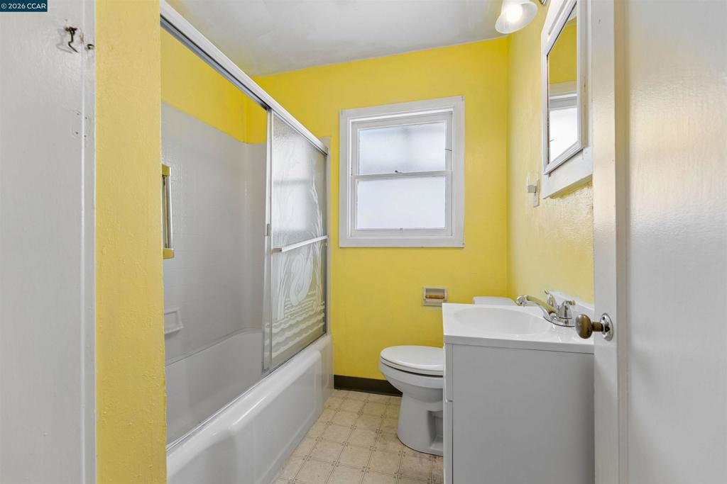 128 Marks Blvd Property Photo 57