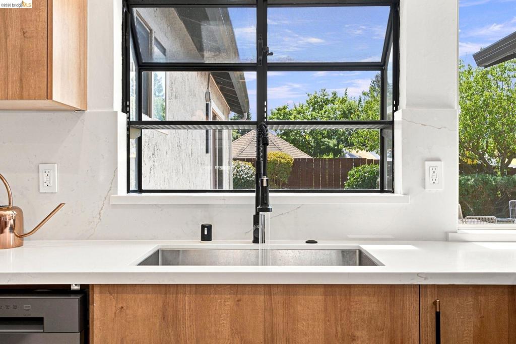 509 Junipero St Property Photo 30