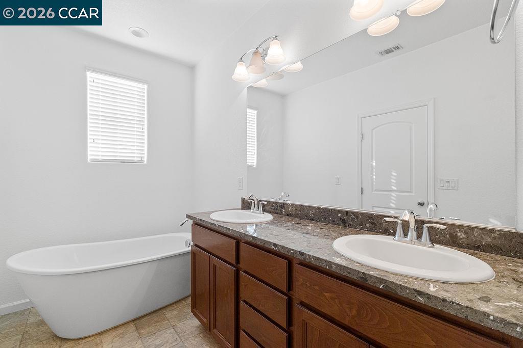 7832 Acorri Walk Property Photo 28