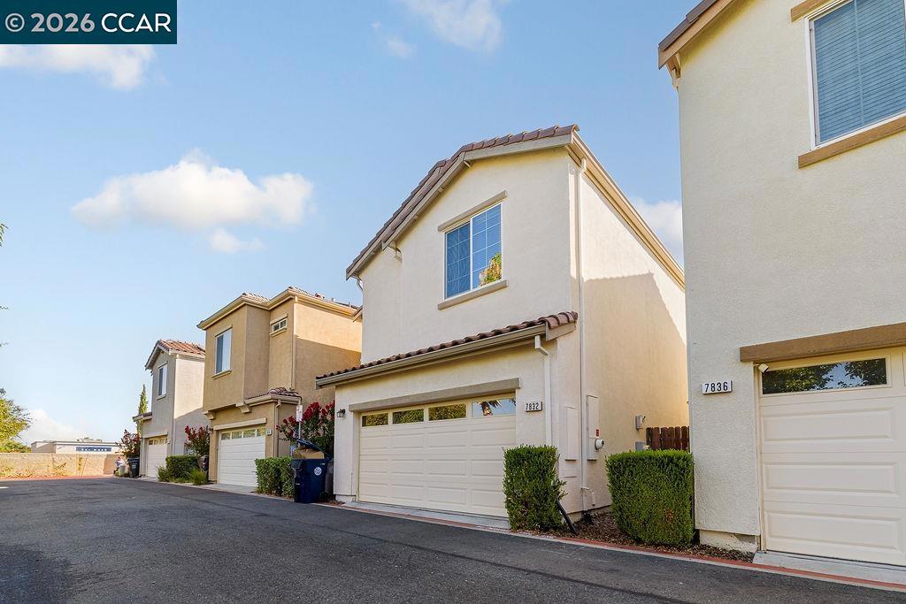 7832 Acorri Walk Property Photo 42