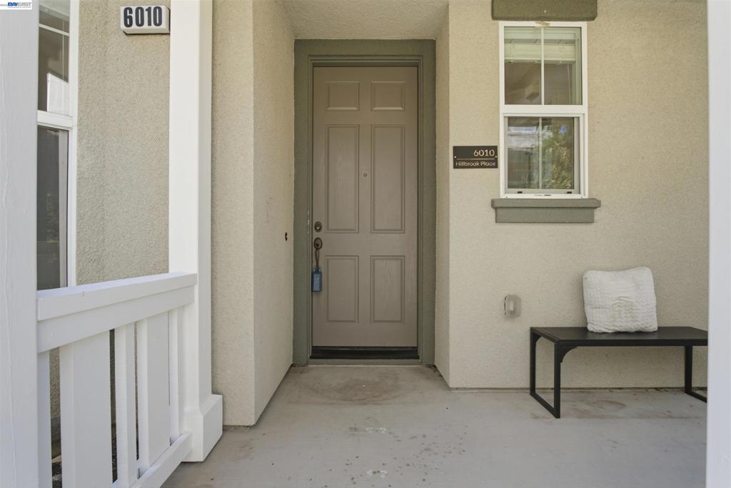 6010 Hillbrook Pl Property Photo 6