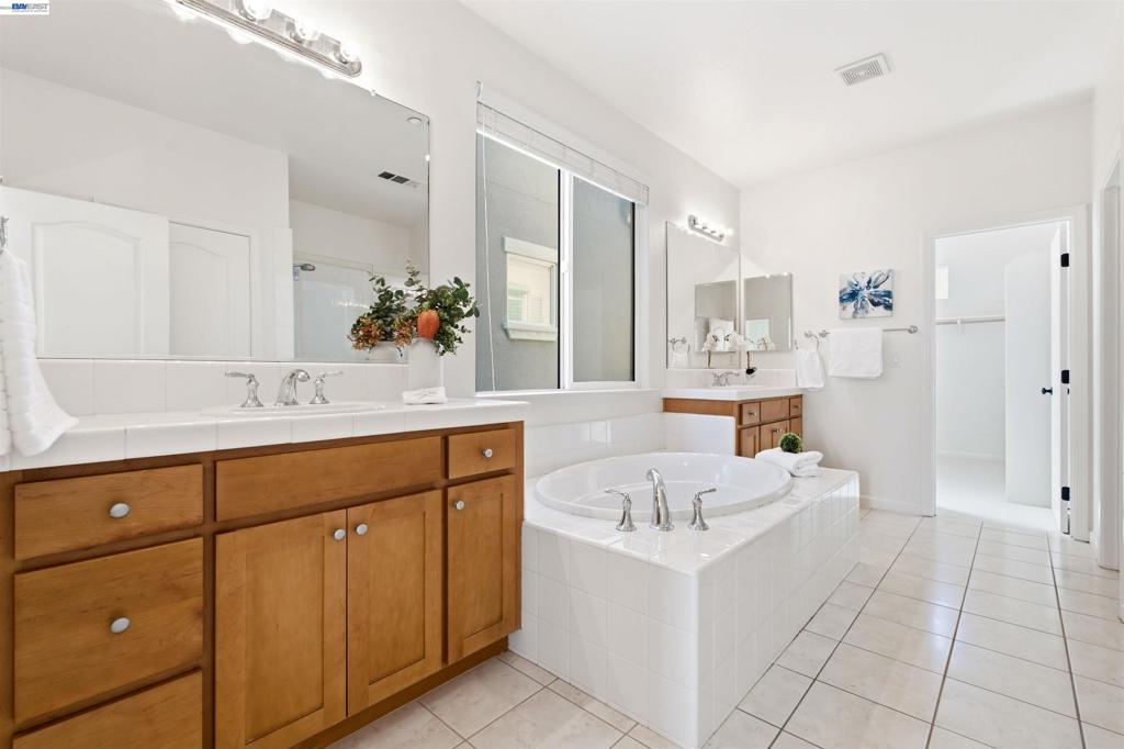 6010 Hillbrook Pl Property Photo 26