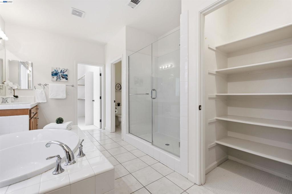 6010 Hillbrook Pl Property Photo 27