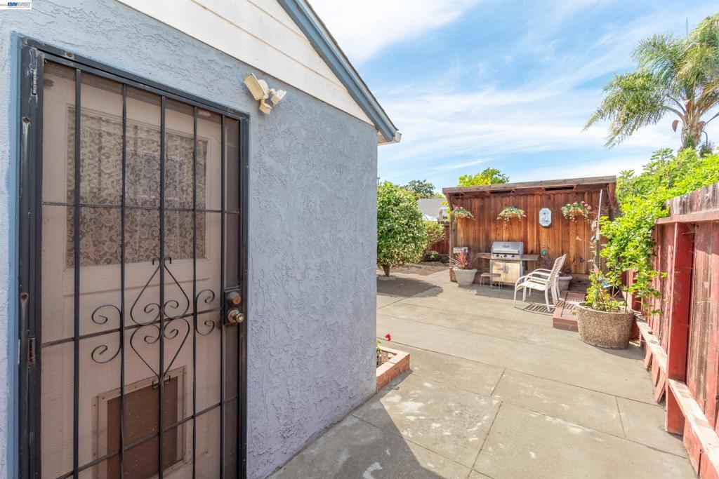 15209 Farnsworth St Property Photo 27