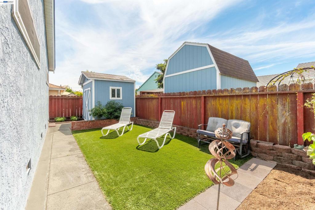 15209 Farnsworth St Property Photo 28